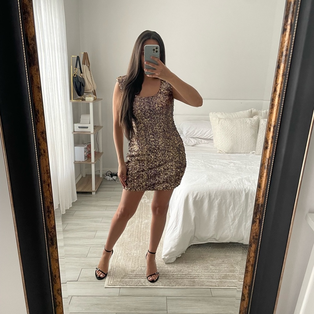 AQUA Gold & Plum Sequin Mini Dress - Picture 1 of 8